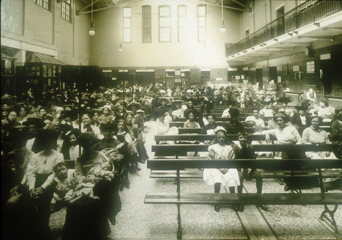 Outpatients hall c1903