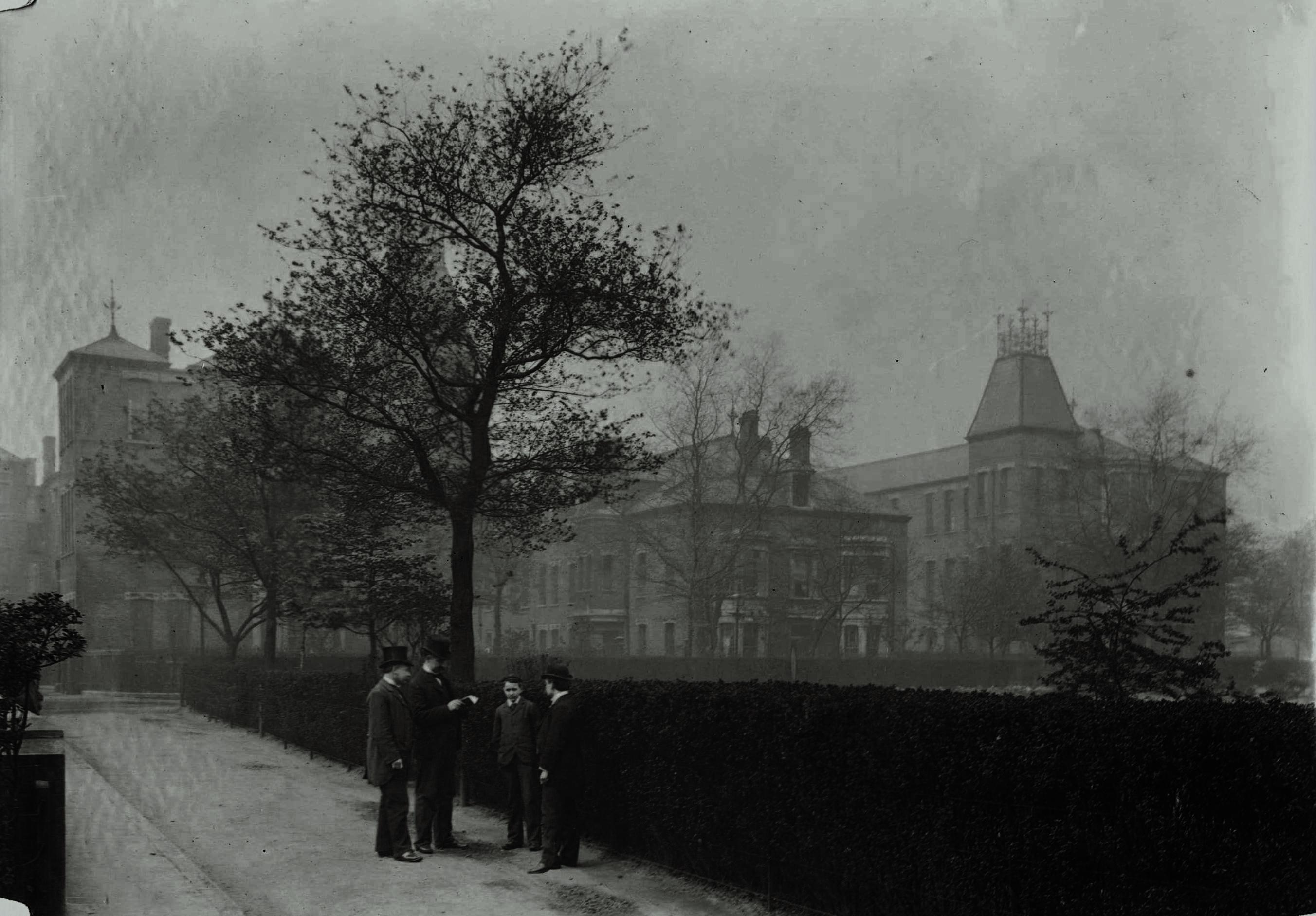 The new infirmary, providing beds for 500 patients, was opened in March 1883. It was designed by John Knight and built by W&F Croaker, and provided bright nightingale style wards with windows on both sides.